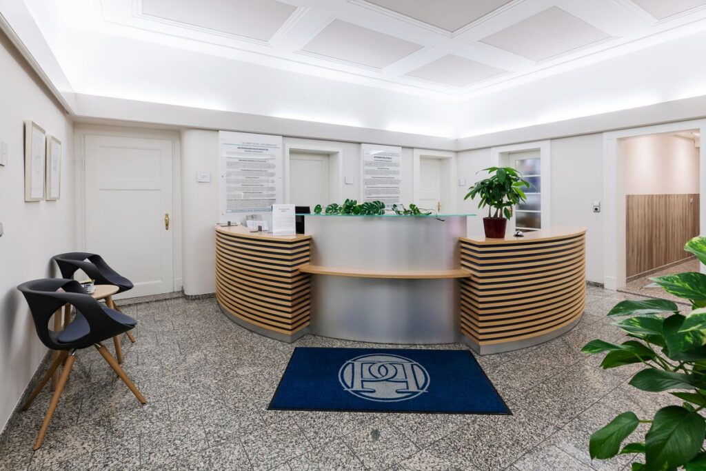 Empfangsbereich Haus 15 - Verwaltung II - andere Perspektive_S